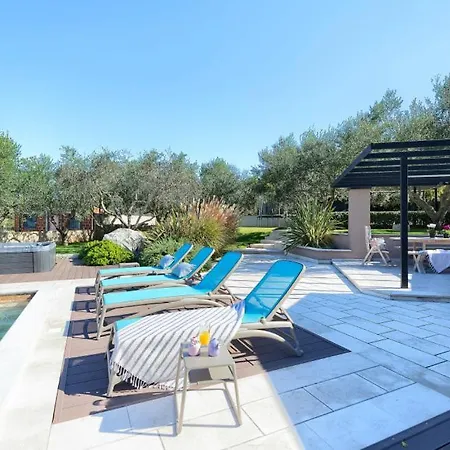 Villa Maruge By Guide