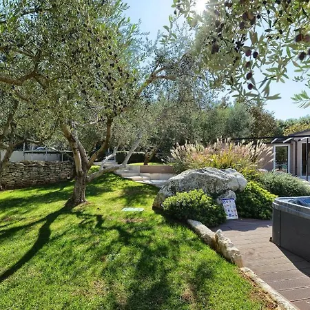 Villa Maruge By Guide