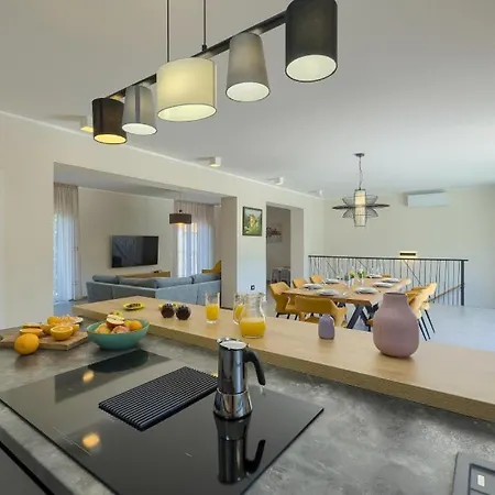 Villa Maruge By Guide