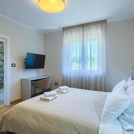 Maruge By Guide Pula