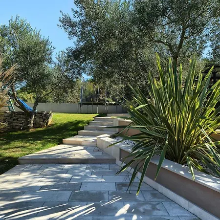Villa Maruge By Guide *