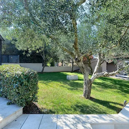 Villa Maruge By Guide